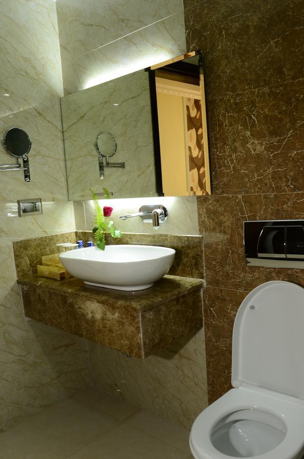 The White Rhino Hotel เนย์รี ภายนอก รูปภาพ