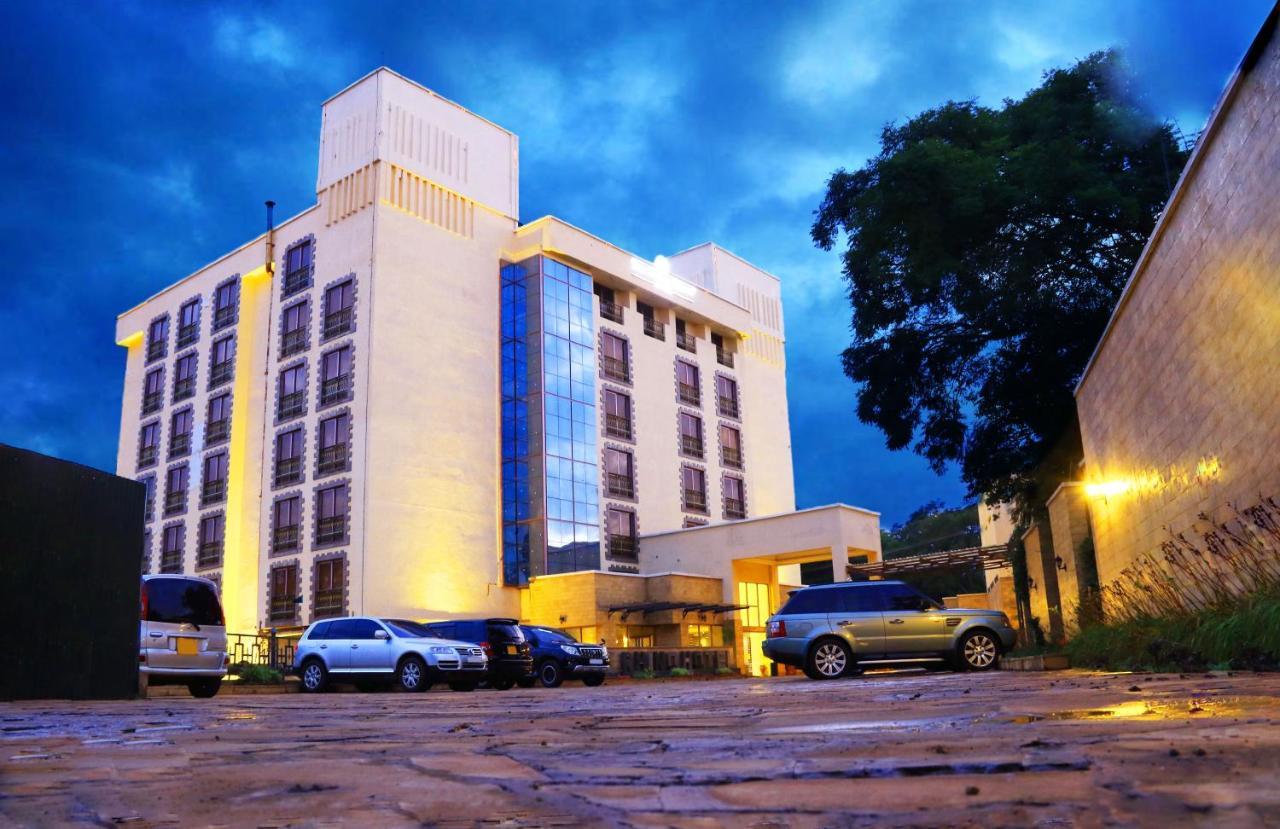 The White Rhino Hotel เนย์รี ภายนอก รูปภาพ