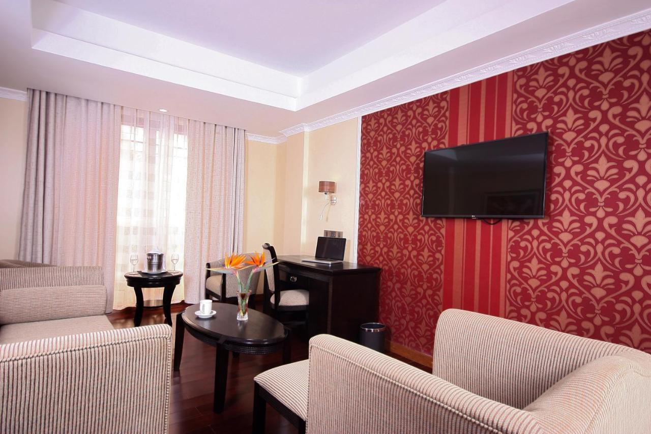 The White Rhino Hotel เนย์รี ภายนอก รูปภาพ