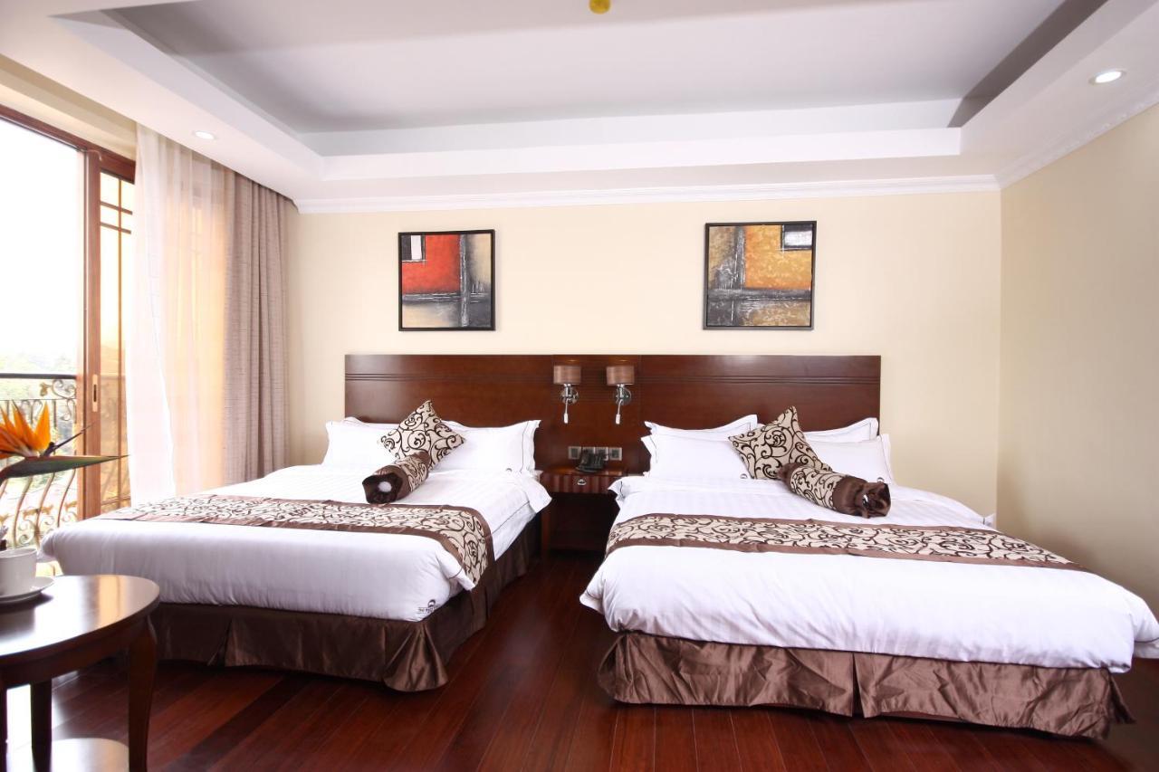 The White Rhino Hotel เนย์รี ภายนอก รูปภาพ